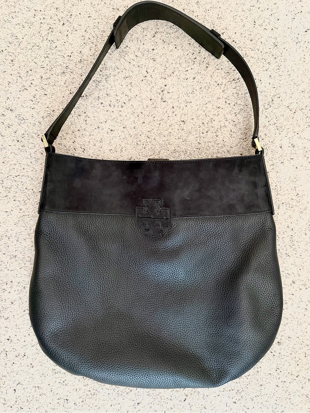 Like New!! Tory Burch Black Leather Shoulder Bag with Logo Accent